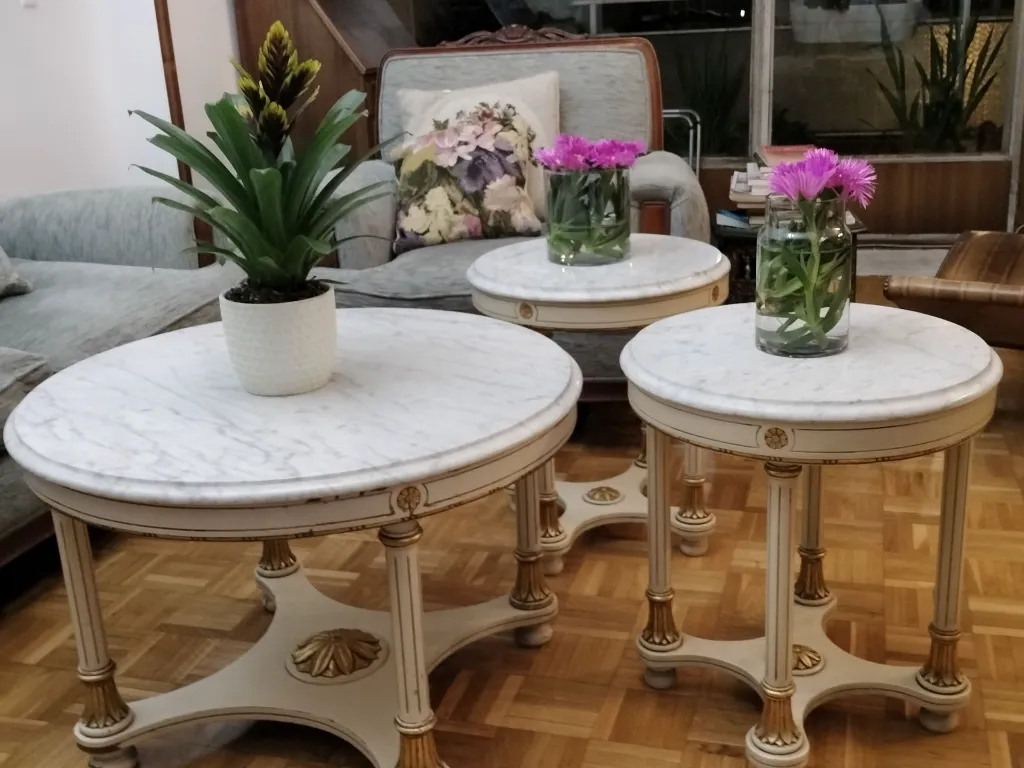0110 Conjunto de Mesa grande + 2 mesas auxiliares lacadas (1).webp