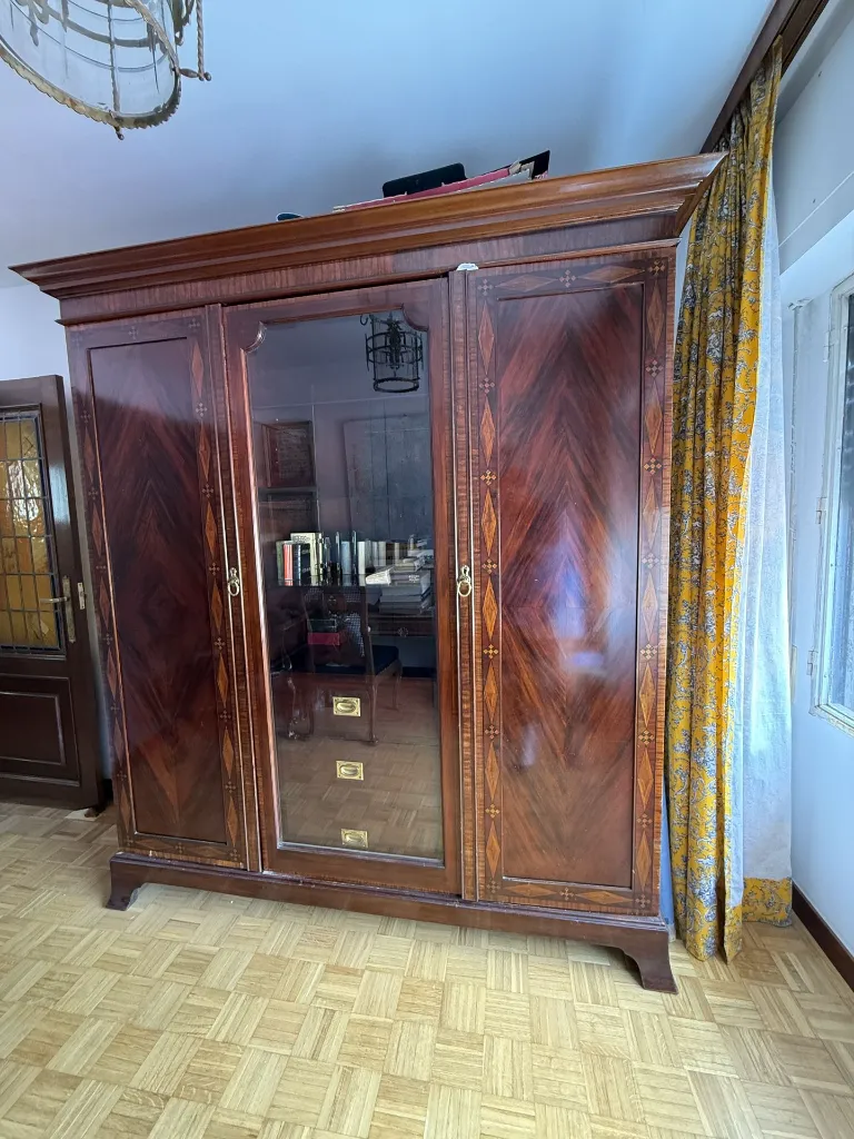 0115 Armario libreria de madera de caoba con marquetería (5).webp