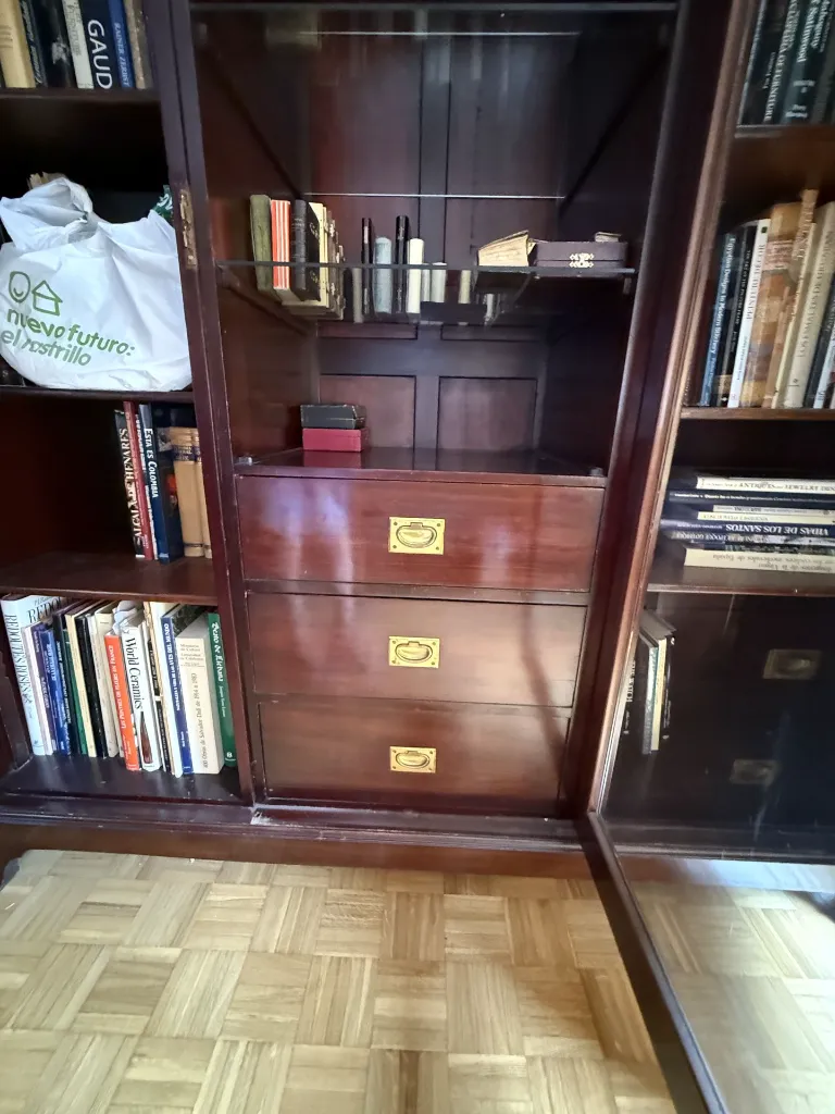 0115 Armario libreria de madera de caoba con marquetería (1).webp