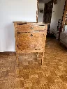0119 Mesilla de caoba inglesa con cajón y puerta abatible (5).webp