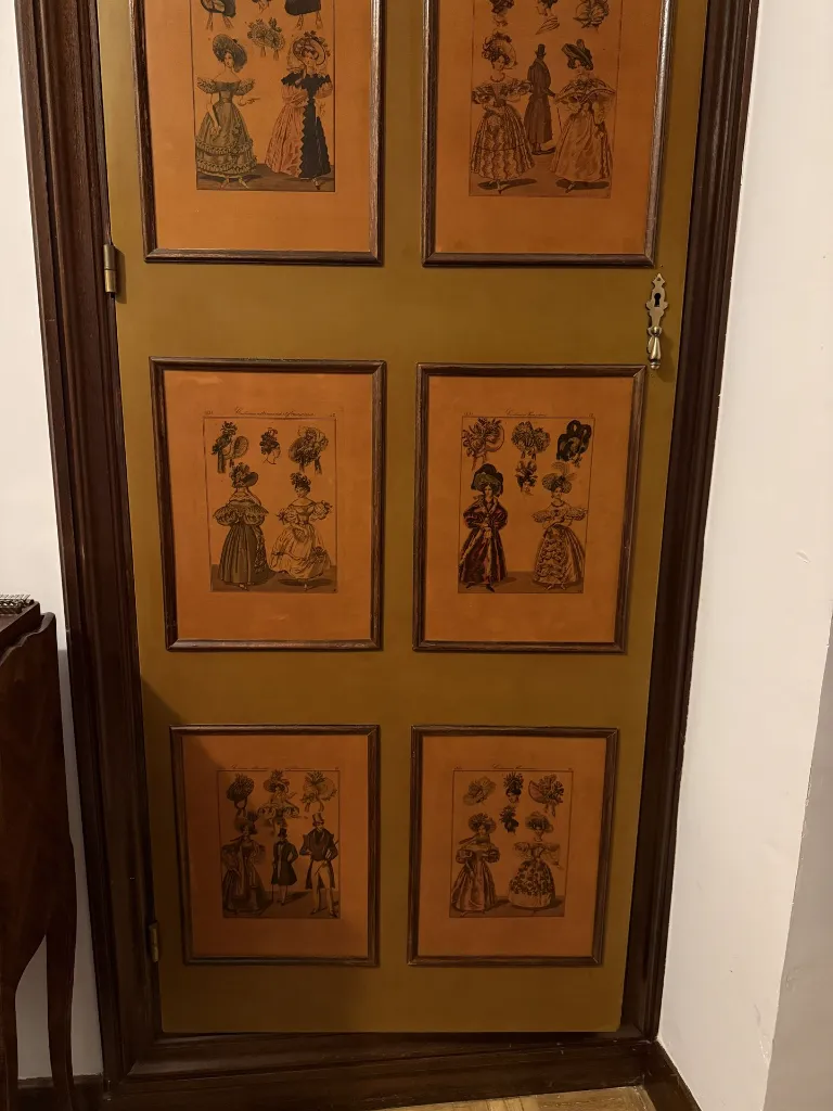 0123 Puerta de armario lacada a mano con decoupage (9).webp
