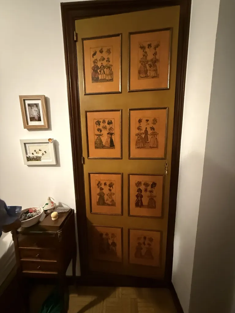 0123 Puerta de armario lacada a mano con decoupage (11).webp