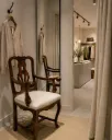 0126 Silla de brazos Reina Ana madera de nogal (7).webp