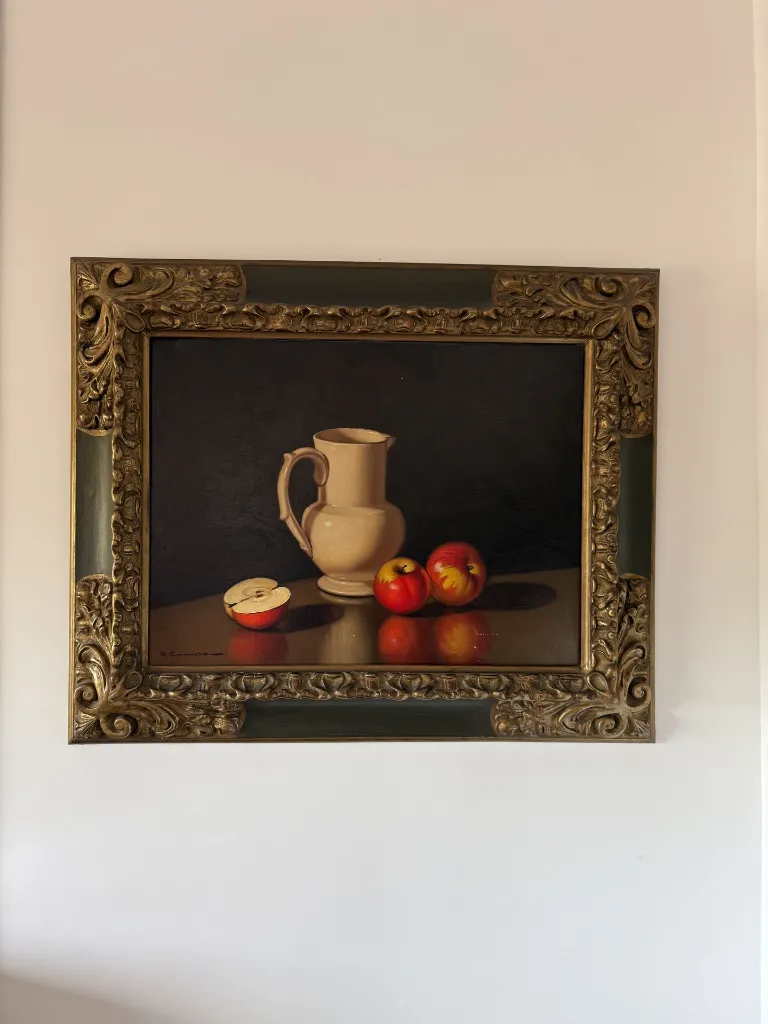 137 Rosalía Campo — Bodegón con jarra y manzanas  (1).webp