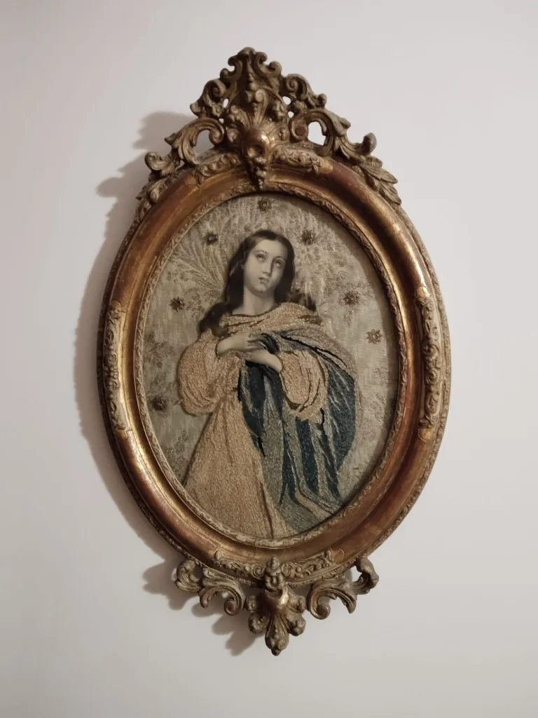 0139 – Antiguo bordado devocional de la Inmaculada Concepción   (1).webp