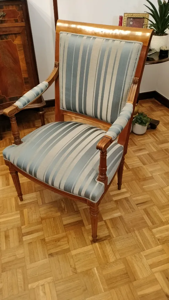 0104 2 sillobnes de brazos de madera de nogal, (5).webp