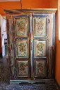 Armario centroeuropeo  estucado y pintado a mano