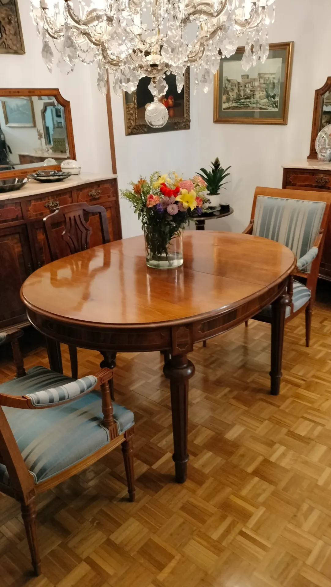 Conjunto completo de comedor: mesa + sillas + sillones