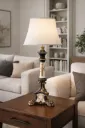 Pie de lámpara estilo imperio de porcelana
